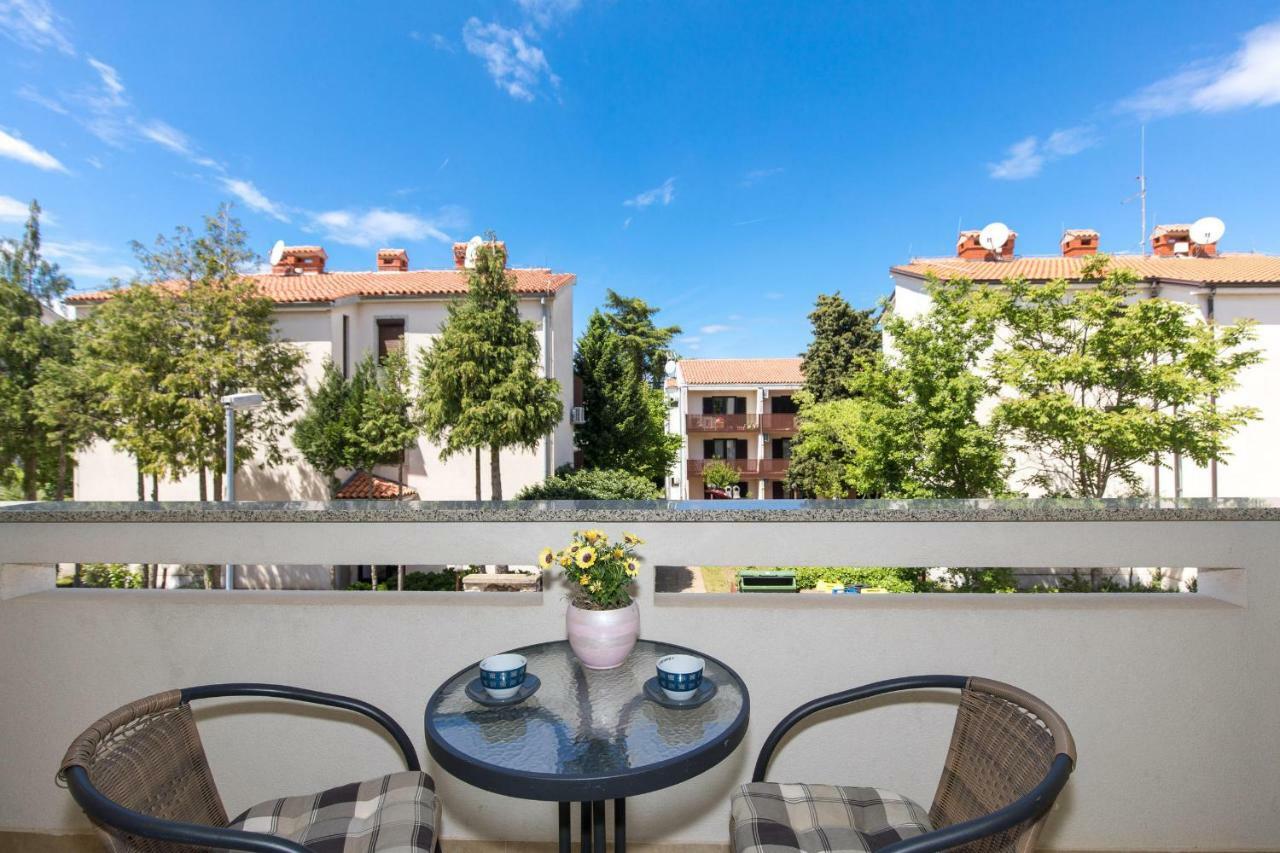 Apartments Nino Malinska Exterior foto